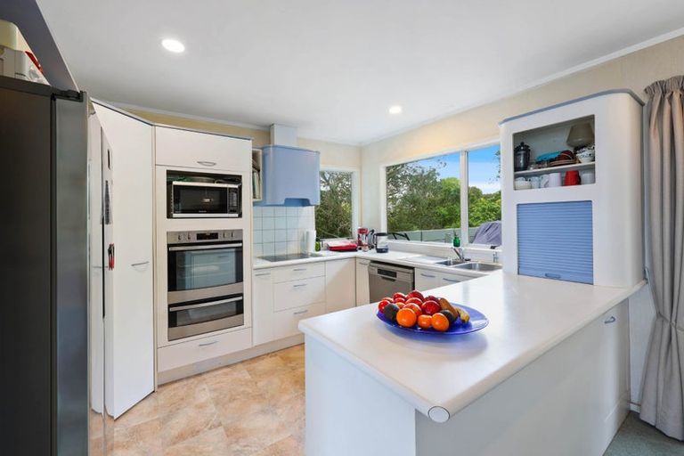 Photo of property in 37 Haseler Crescent, Howick, Auckland, 2014