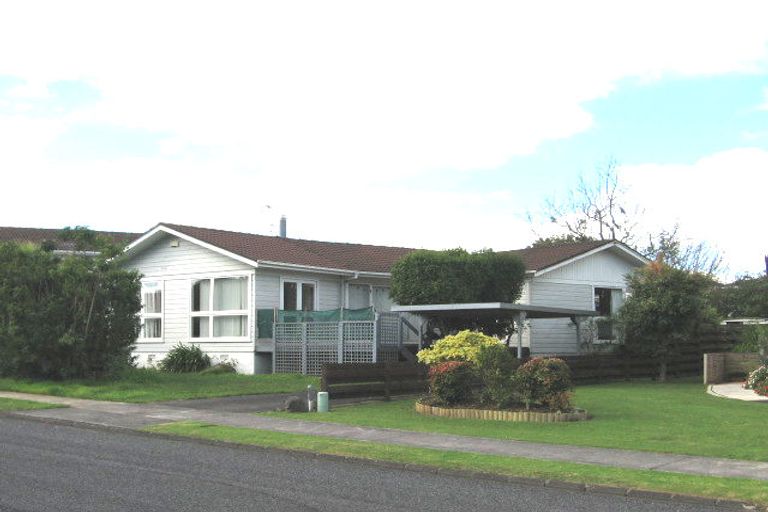 Photo of property in 17 Vanbrugh Place, Bucklands Beach, Auckland, 2014