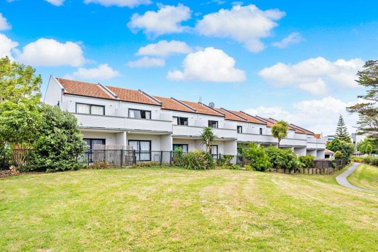 Photo of property in 59/21 Armoy Drive, East Tamaki, Auckland, 2016