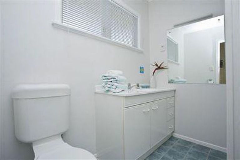 Photo of property in 2/25 Corunna Road, Milford, Auckland, 0620