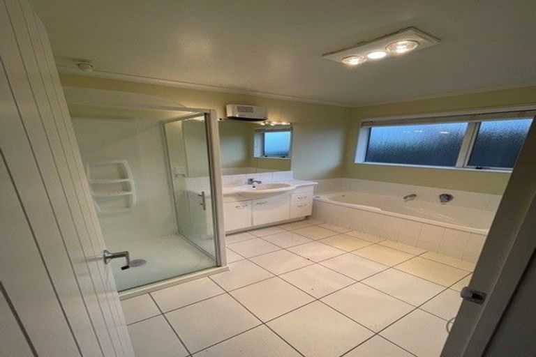 Photo of property in 16 O'dea Place, Burnside, Christchurch, 8053