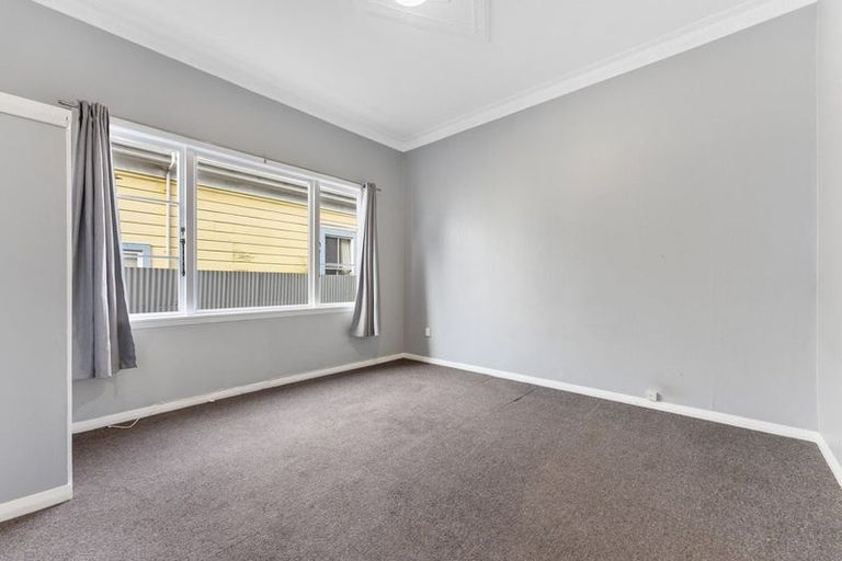 Photo of property in 27 Waldegrave Street, Palmerston North, 4410