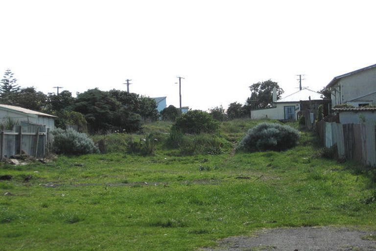 Photo of property in 14 Tregenna Street, Castlecliff, Whanganui, 4501