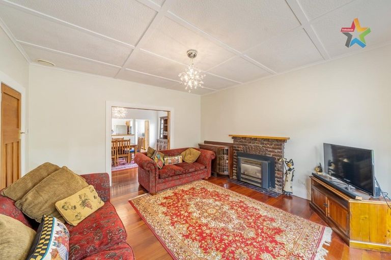 Photo of property in 122 Waiwhetu Road, Waterloo, Lower Hutt, 5011