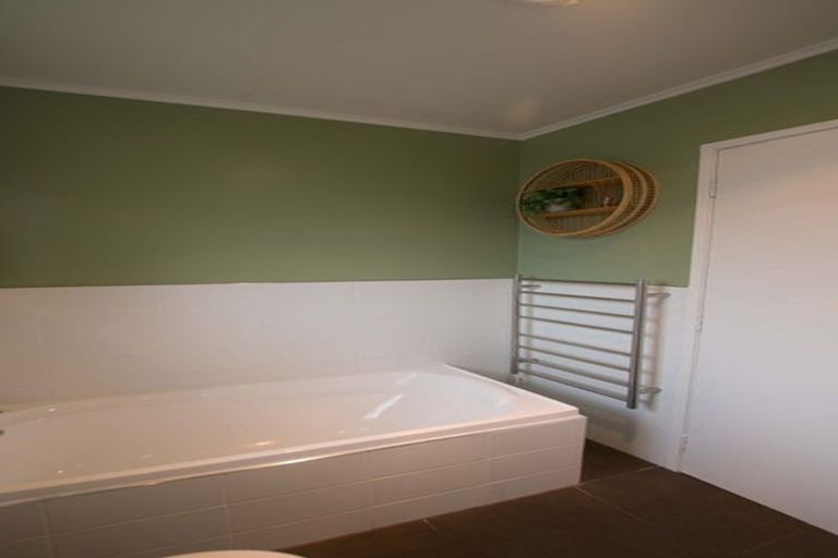 Photo of property in 11 Sunburst Lane, Torbay, Auckland, 0630