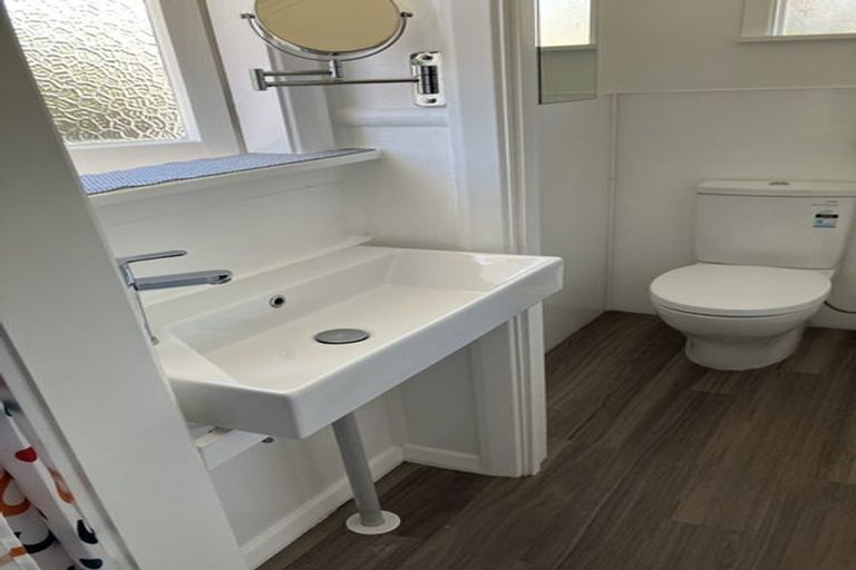 Photo of property in 109 Beachville Road, Redcliffs, Christchurch, 8081