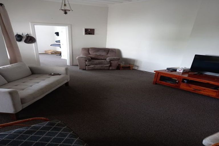 Photo of property in 3 Fitzroy Road, Bluff Hill, Napier, 4110