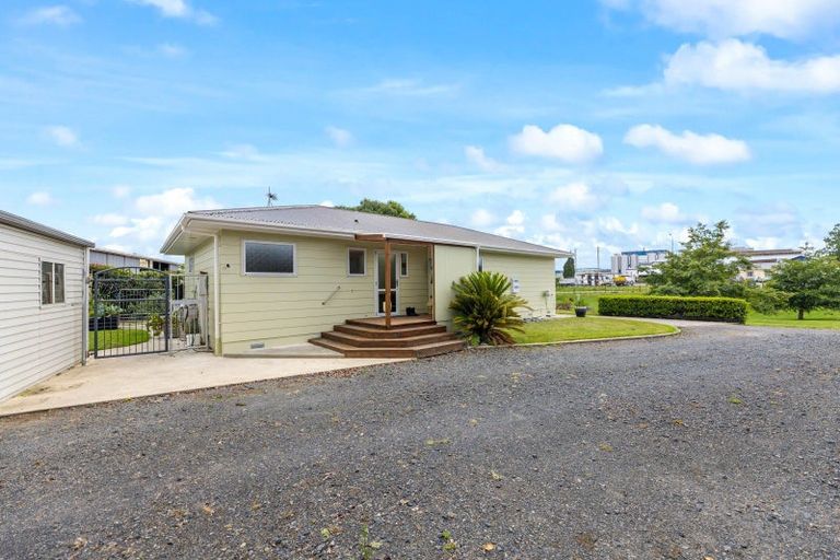 Photo of property in 6 Depot Street, Tirau, 3410