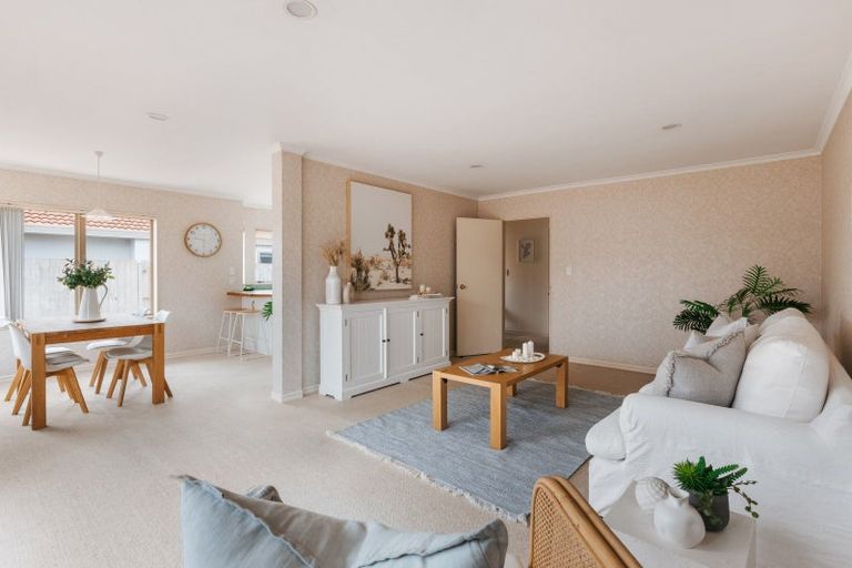 Photo of property in 102 Omapere Street, Whitby, Porirua, 5024