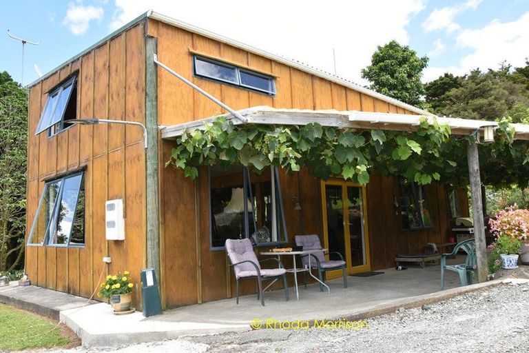 Photo of property in 318 Franklin Road, Paparoa, 0571