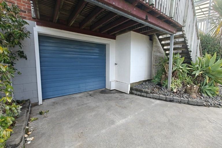 Photo of property in 4/73 Castor Bay Road, Castor Bay, Auckland, 0620