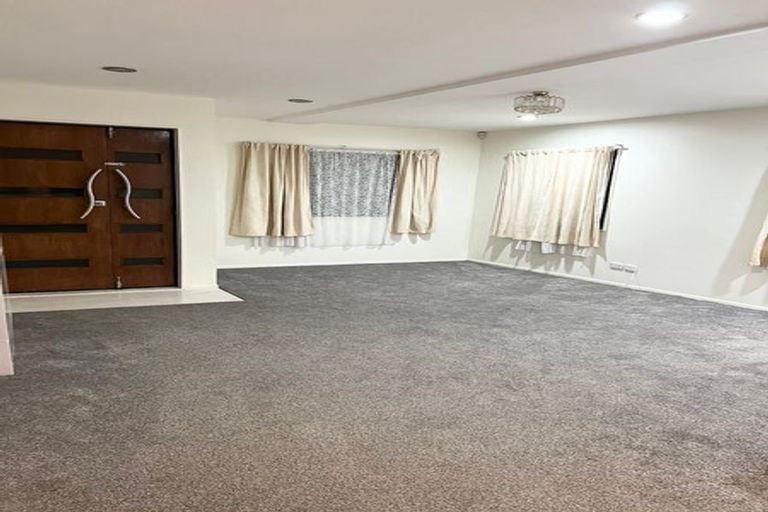 Photo of property in 38 Kenderdine Road, Papatoetoe, Auckland, 2025