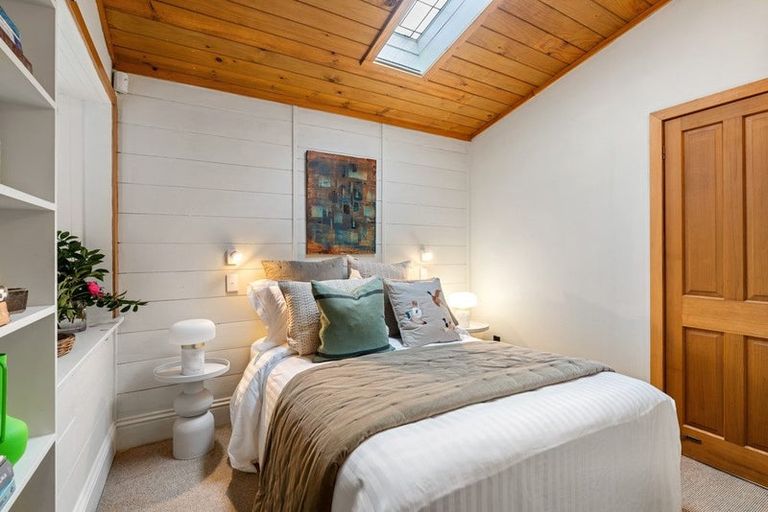 Photo of property in 10 Ferry Street, Seatoun, Wellington, 6022