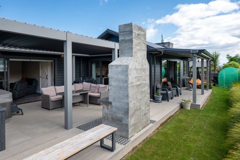 Photo of property in 11 Okaia Drive, Kinloch, Taupo, 3377