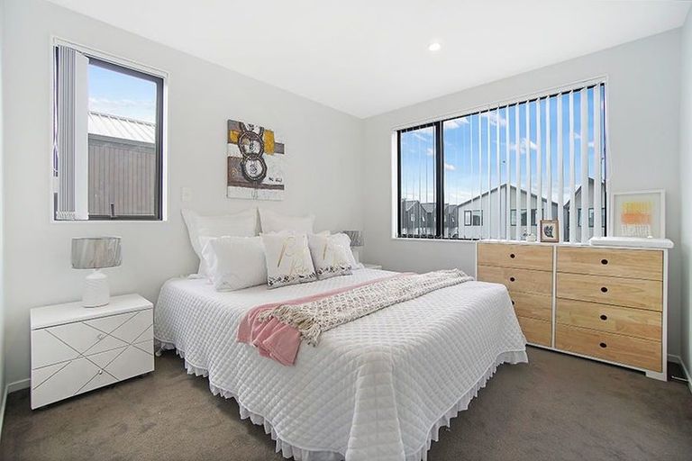 Photo of property in 40 Dignity Street, Papakura, 2110