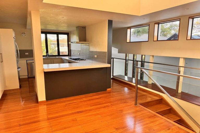 Photo of property in 65 Forrest Hill Road, Milford, Auckland, 0620