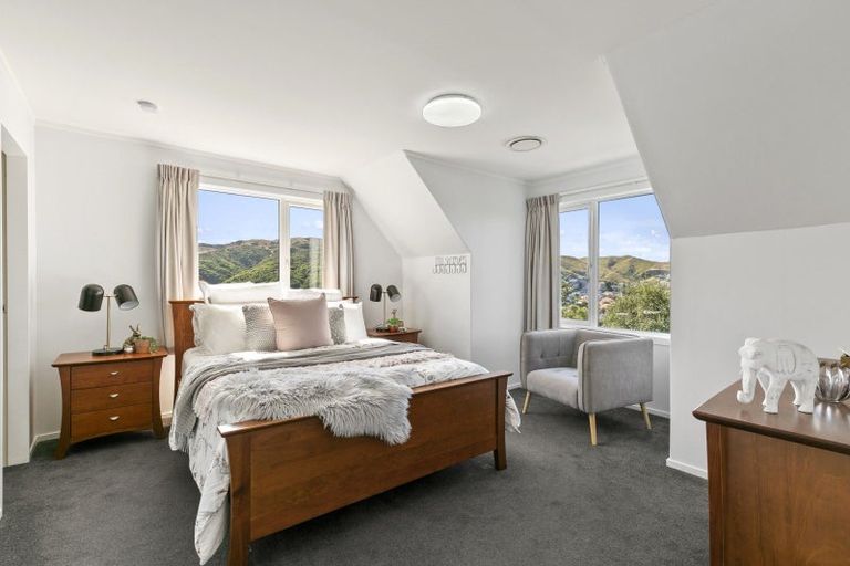 Photo of property in 6 Cambrian Street, Churton Park, Wellington, 6037