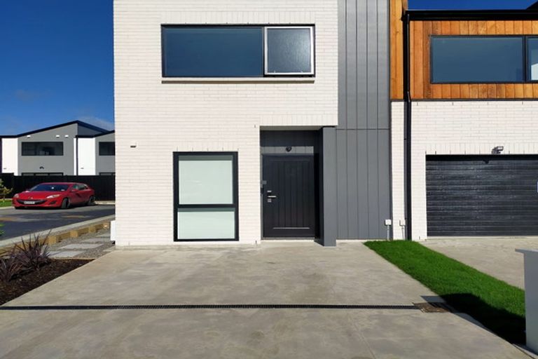 Photo of property in 4 Desert Gold Lane, Wallaceville, Upper Hutt, 5018