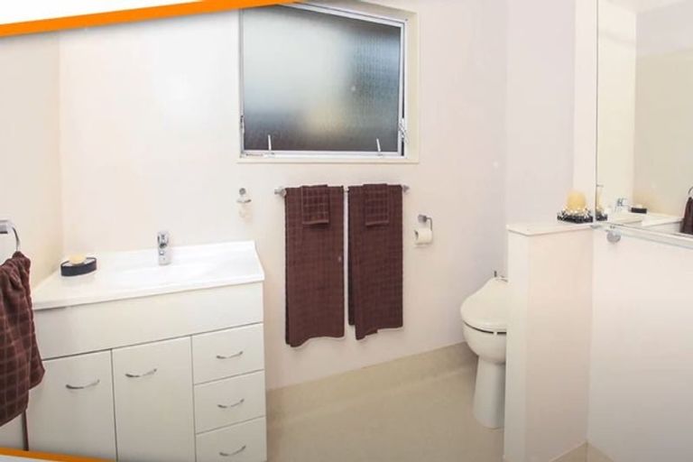 Photo of property in 2a Geordie Street, Henderson, Auckland, 0612