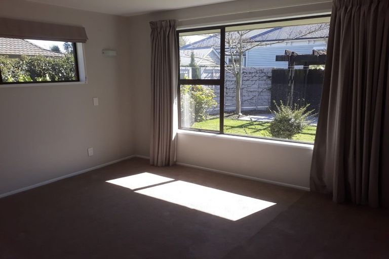 Photo of property in 17 Norfolk Street, St Albans, Christchurch, 8052