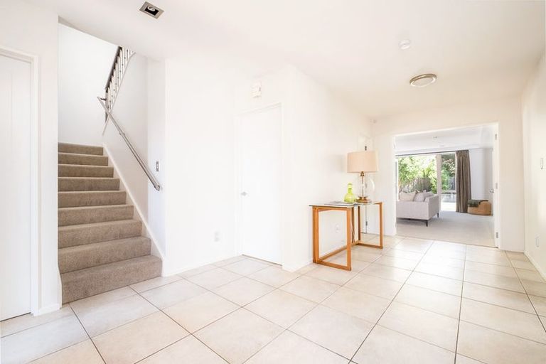 Photo of property in 22b Taupata Street, Redcliffs, Christchurch, 8081