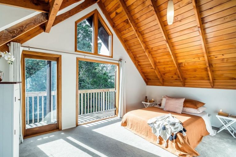 Photo of property in 108 Island Bay Road, Beach Haven, Auckland, 0626