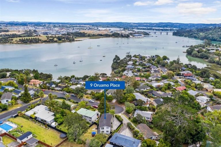 Photo of property in 9 Oruamo Place, Beach Haven, Auckland, 0626
