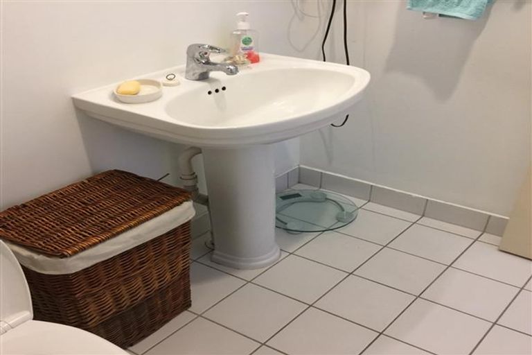 Photo of property in 4e/30 Westward Ho, Glen Eden, Auckland, 0602