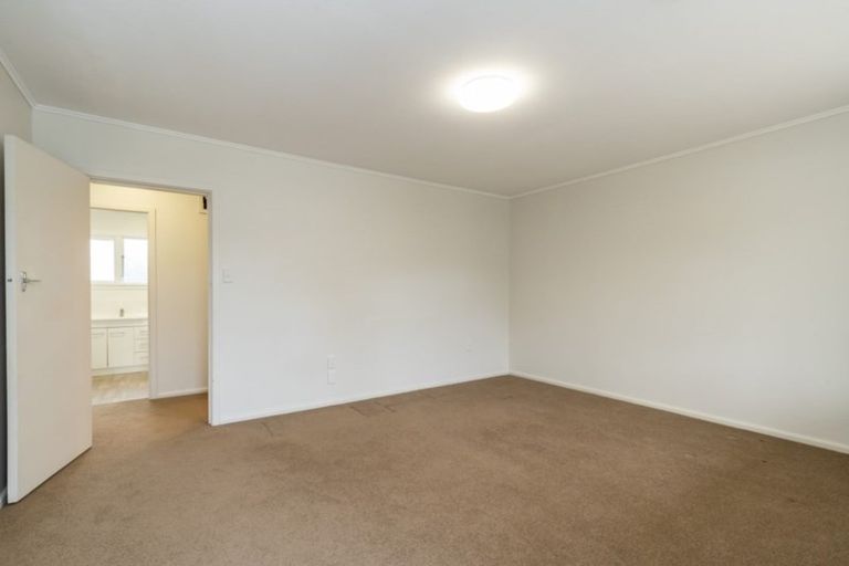 Photo of property in 3/9a Curletts Road, Sockburn, Christchurch, 8042