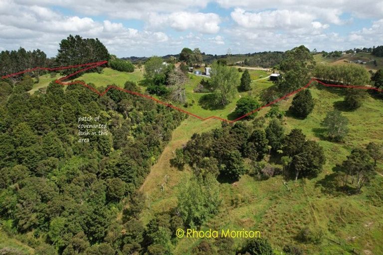 Photo of property in 318 Franklin Road, Paparoa, 0571