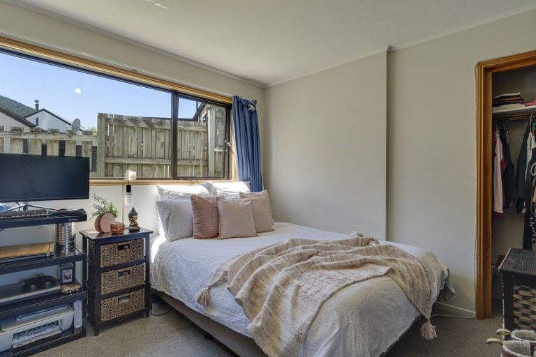 Photo of property in 10 Watts Road, Fernhill, Queenstown, 9300