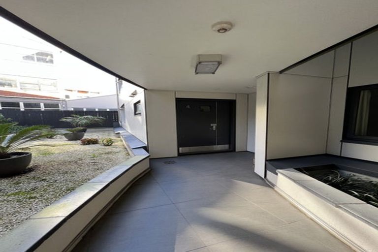 Photo of property in The Mews, 4/8 Basque Road, Eden Terrace, Auckland, 1021