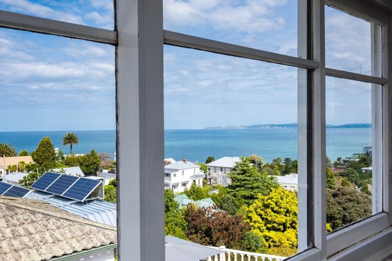 Photo of property in 12 Lighthouse Road, Bluff Hill, Napier, 4110