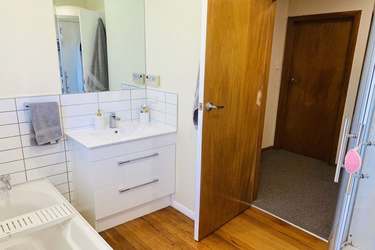 Photo of property in 50 Gillespies Road, Birchville, Upper Hutt, 5018