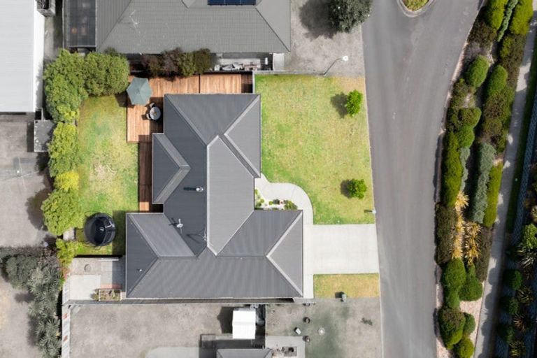 Photo of property in 7 Simpson Crescent, Raumati Beach, Paraparaumu, 5032