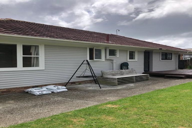 Photo of property in 14 Dreadon Road, Manurewa, Auckland, 2102