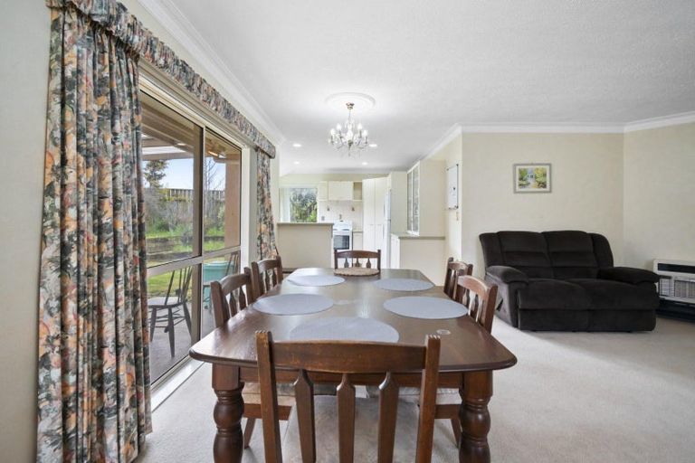 Photo of property in 8 Shakespeare Way, Kelvin Grove, Palmerston North, 4414