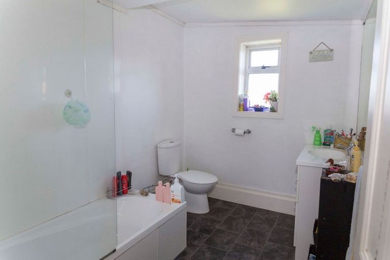 Photo of property in 66 Allardice Street, Dannevirke, 4930