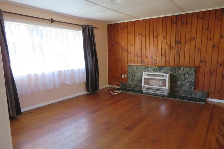 Photo of property in 15 Bledisloe Crescent, Wainuiomata, Lower Hutt, 5014