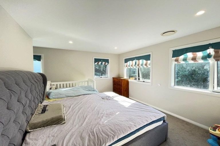Photo of property in 5 Moko Lane, Greenhithe, Auckland, 0632