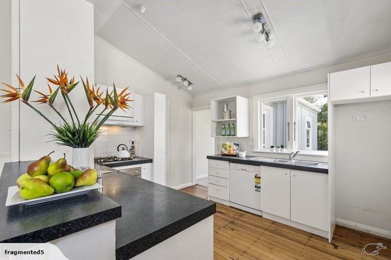 Photo of property in 19 Home Street, Mount Victoria, Wellington, 6011