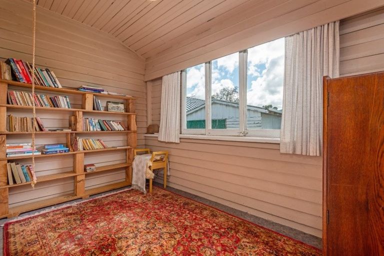 Photo of property in 9 Milverton Avenue, Hokowhitu, Palmerston North, 4410