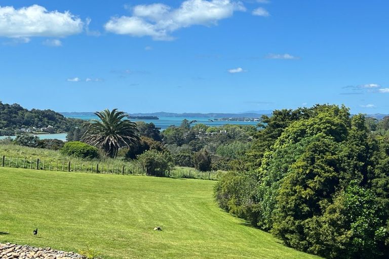 Photo of property in 15 Tudor Park Drive, Whitford, Howick, 2571