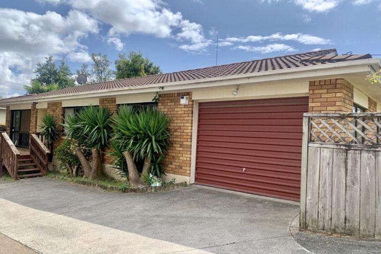 Photo of property in 62a Flanshaw Road, Te Atatu South, Auckland, 0610