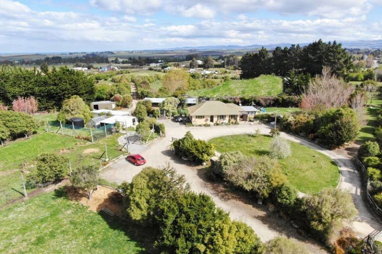 Photo of property in 201 Oamaru-alma Road, Deborah, Oamaru, 9491