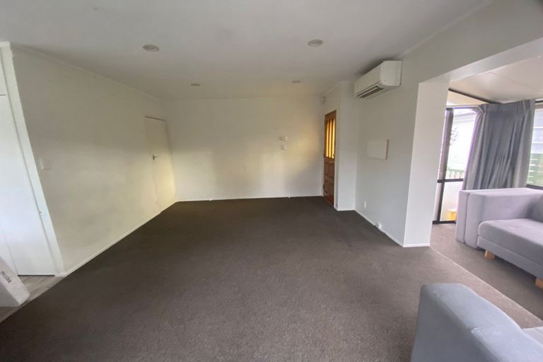 Photo of property in 1/3 Bentley Avenue, Glenfield, Auckland, 0629