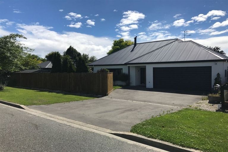 Photo of property in 16 Buckleys Road, Rangiora, 7400