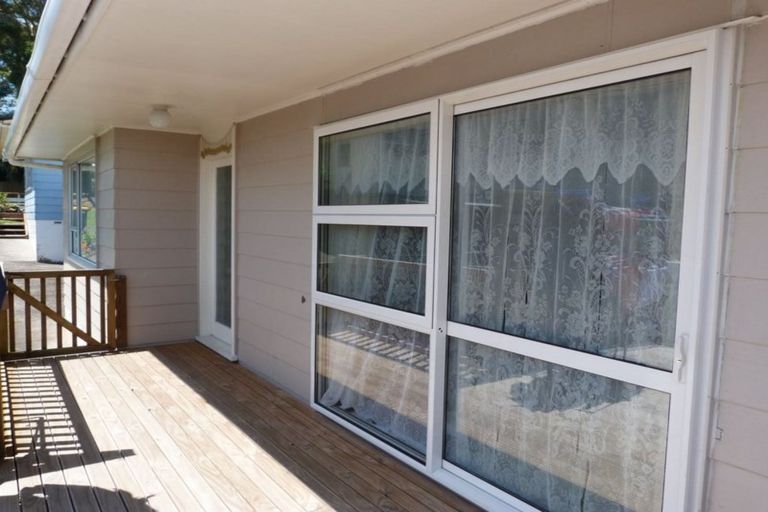 Photo of property in 2/121 Seymour Road, Sunnyvale, Auckland, 0612