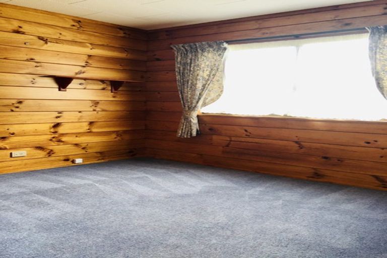 Photo of property in 23 Elizabeth Drive, West Harbour, Auckland, 0618