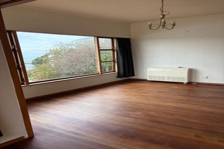 Photo of property in 37 Milne Terrace, Island Bay, Wellington, 6023